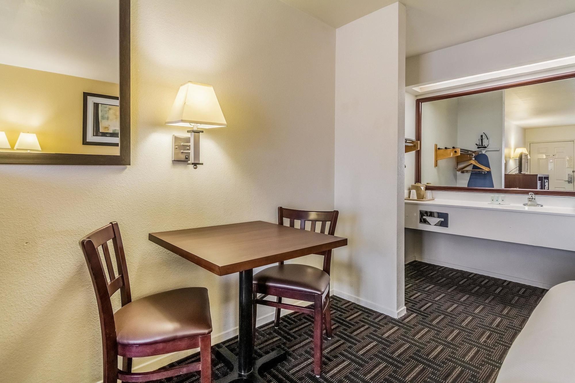 Quality Inn Fresno Near University Exterior foto