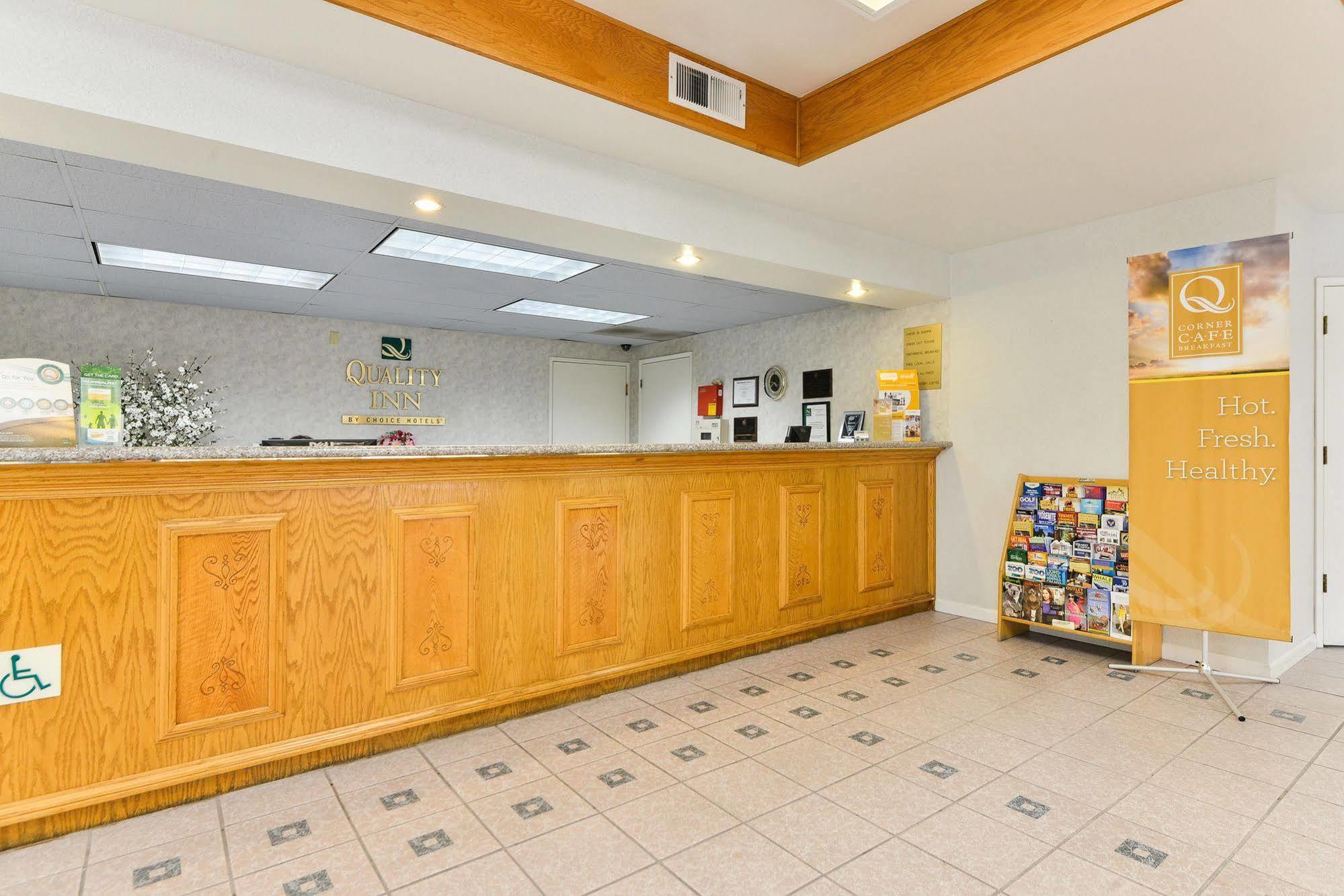 Quality Inn Fresno Near University Exterior foto