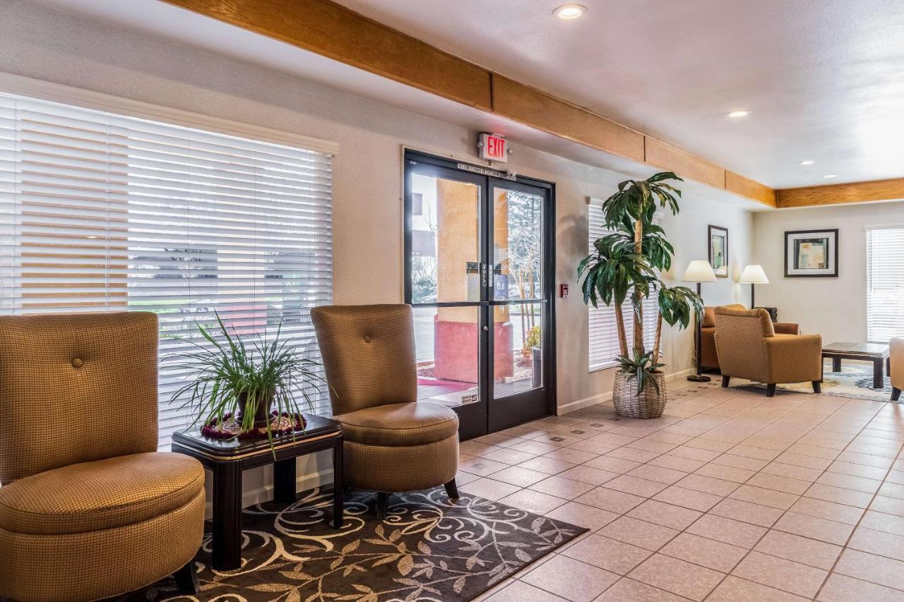 Quality Inn Fresno Near University Exterior foto